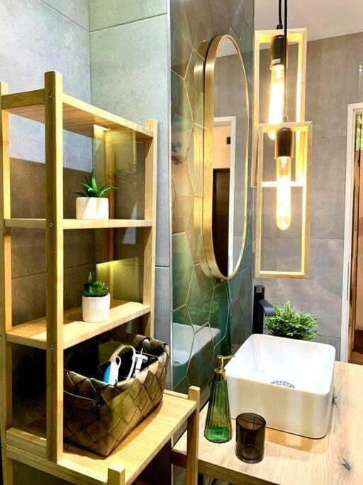 Heart Of The City - Modern Studio With Balcony Appartement Boekarest Buitenkant foto