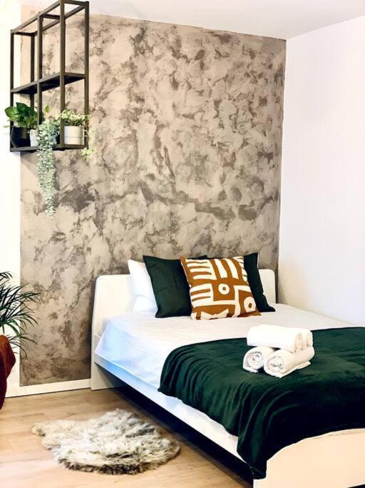 Heart Of The City - Modern Studio With Balcony Appartement Boekarest Buitenkant foto